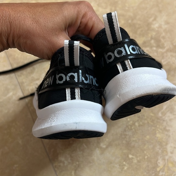 💕New Balance Sneakers💕 - Picture 3 of 6